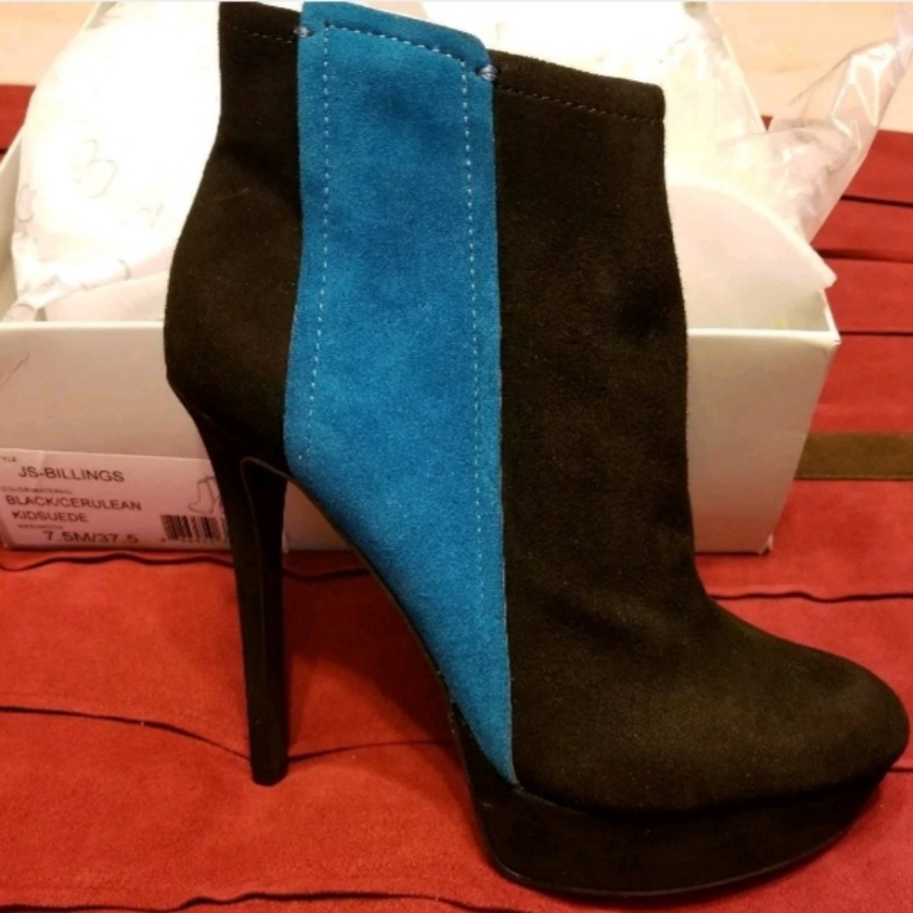 BRAND NEW ** in the box Jessica Simpson JS-Billing